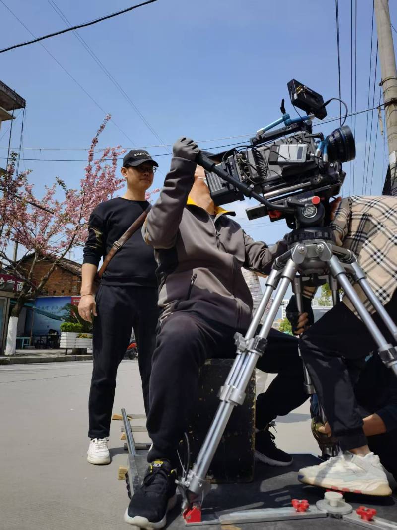 荷塘区广告片拍摄：快消品牌爆款之选，网感内容适配社媒传播！