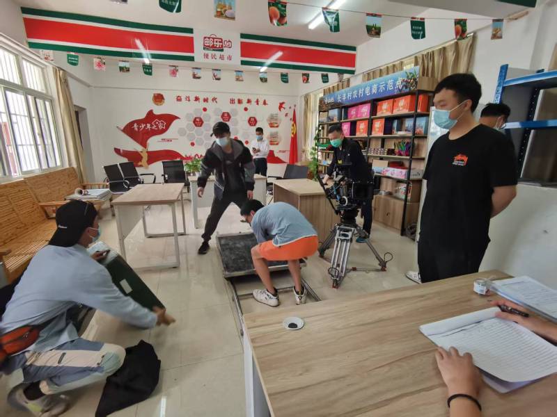 追星女孩心理学分析报告：荷塘区广告片拍摄公司揭秘饭圈应援式传播逻辑
